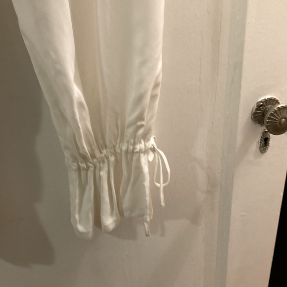 Victor Victoria, New with tags white pants - Picture 6 of 16